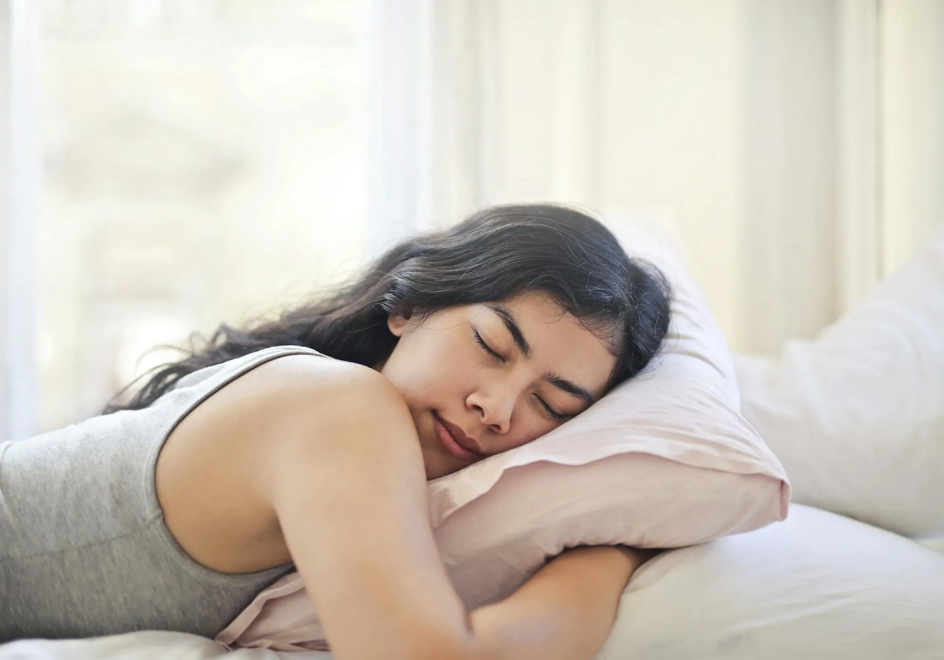 Quem tem prótese de silicone pode dormir de bruços Quem tem prótese de silicone pode dormir de bruços